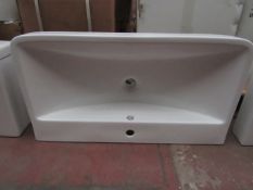 800mm Ceramic basin, new and boxed. BASF02