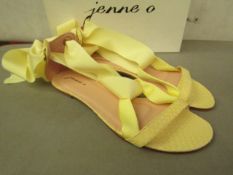 Juice Coulture Sandals, Shop Sample size 8