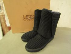 Ladies Classic Card1 Calf Height Ugg Boots, newsize 6.5