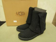 Ladies Classic Cardi Calf Height Ugg Boots, new size 6.5