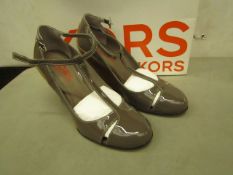 Ladies Michael Kors Hint Shoes, new size 37.5