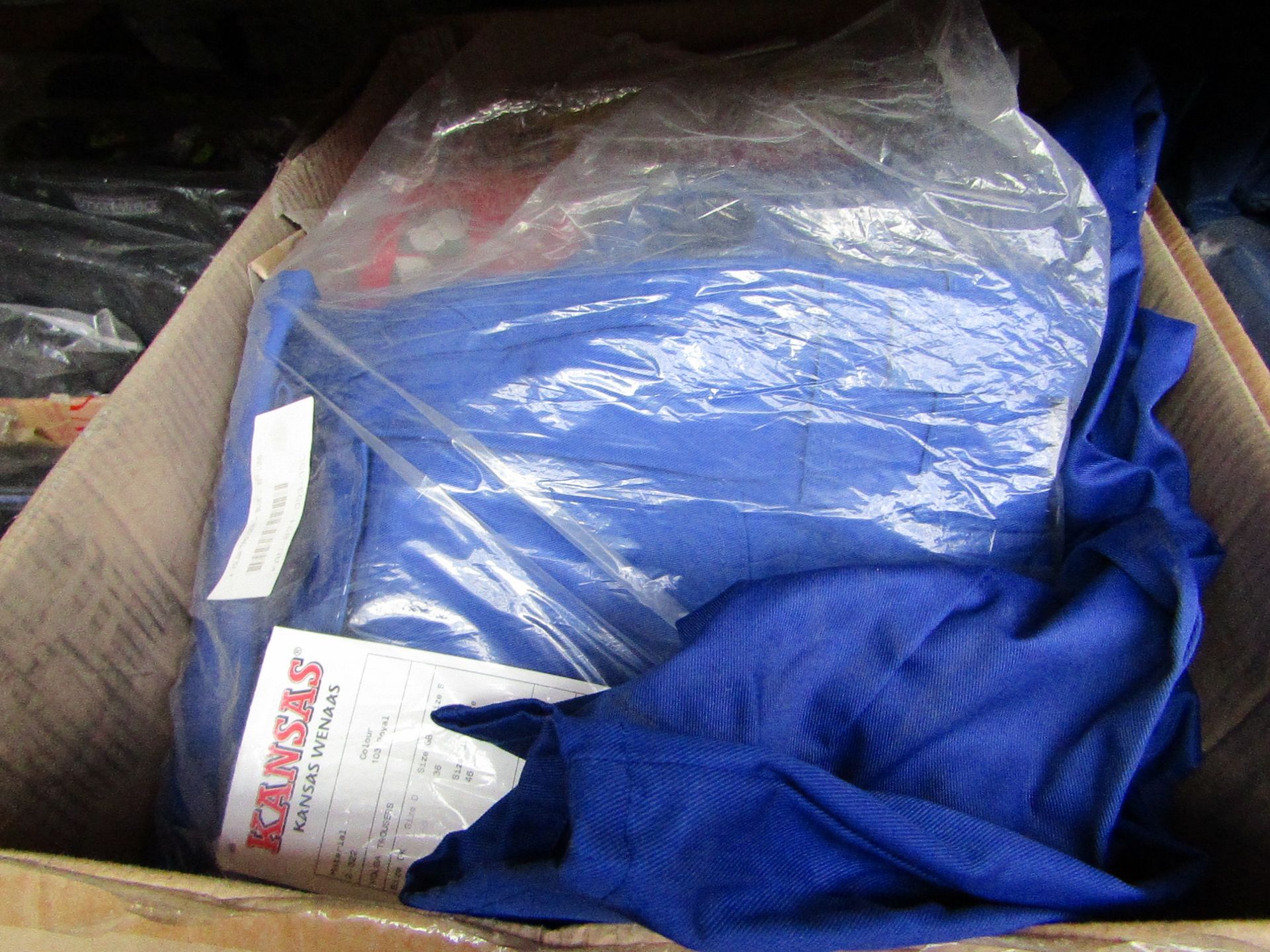 Box of Approx 20+ Various WorkWear Clothing Mixed Items From : Boilersuits, T-Shirts, Trousers Etc.