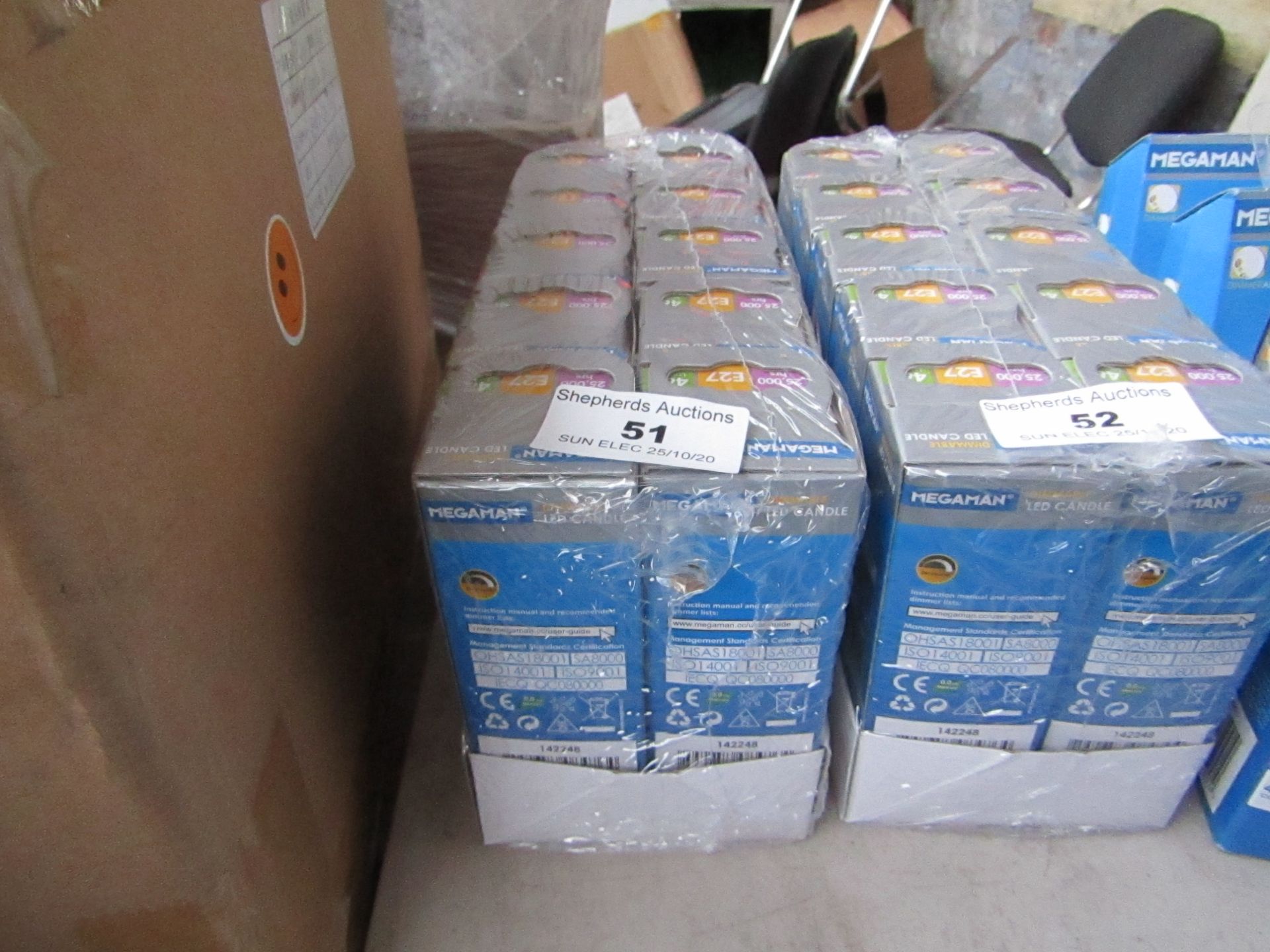 10x Megaman LED dimable candle lamp, new and boxed. 25,000Hrs / E27 / 250 Lumens
