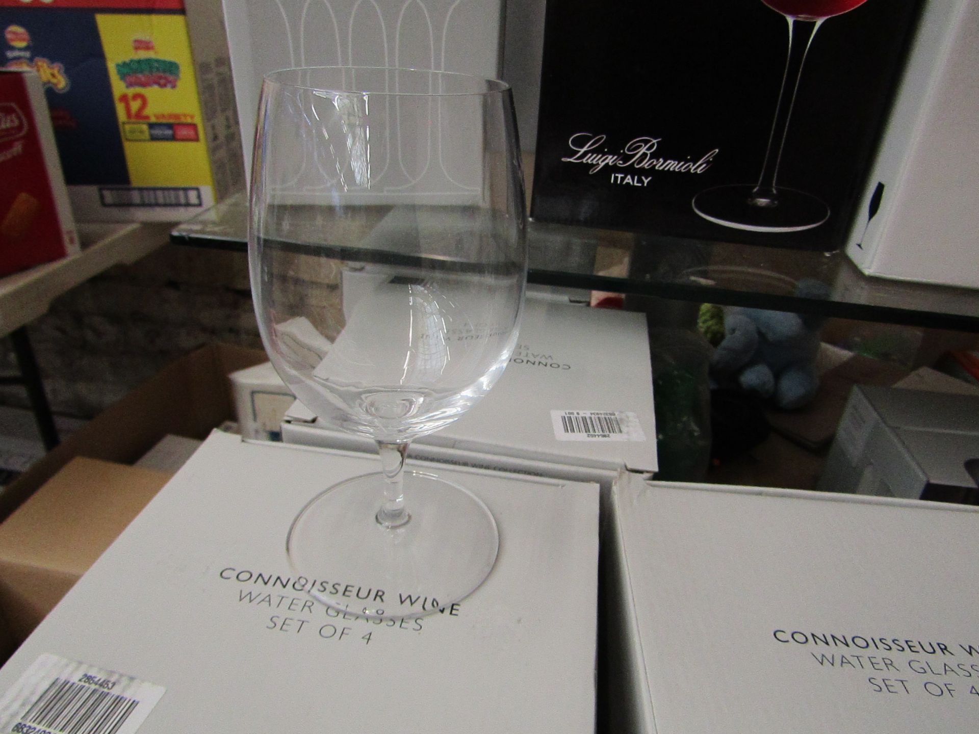 Box of 4 Connoisseur Wine water glasses, new