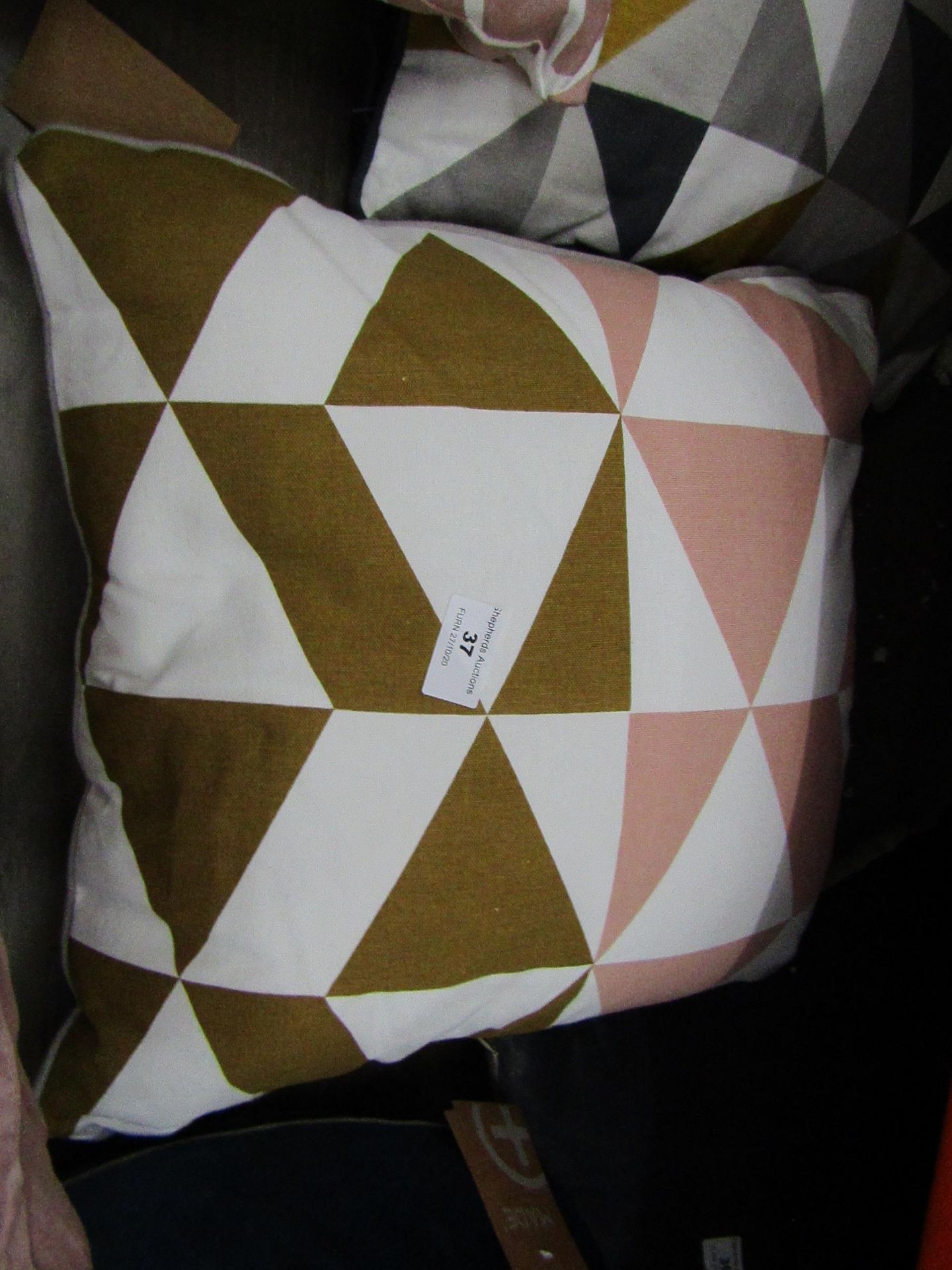 | 1X | MADE.COM SCATTER CUSHION | UNCHECKED MAY HAVE SLIGHT DIRTY MARKS |