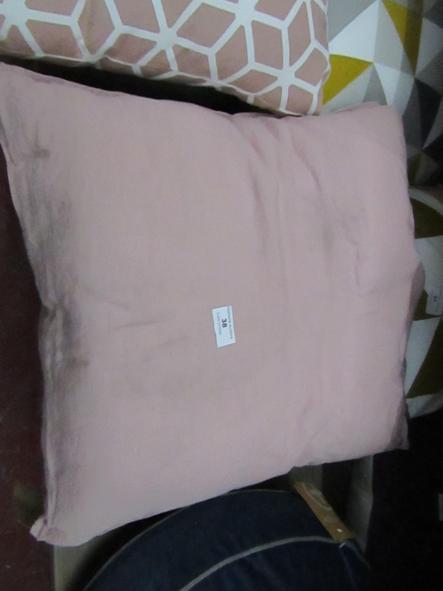 | 1X | MADE.COM SCATTER CUSHION | UNCHECKED MAY HAVE SLIGHT DIRTY MARKS |