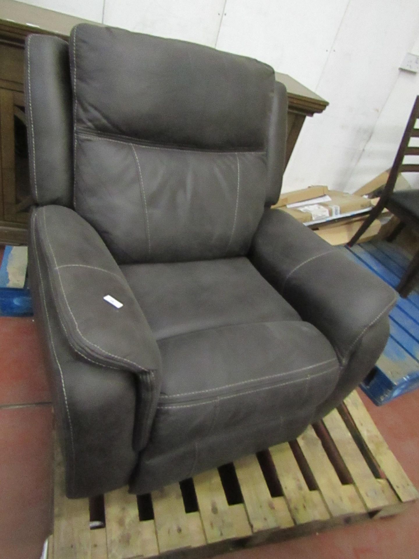 Costco electric reclining armchair, unchecked.