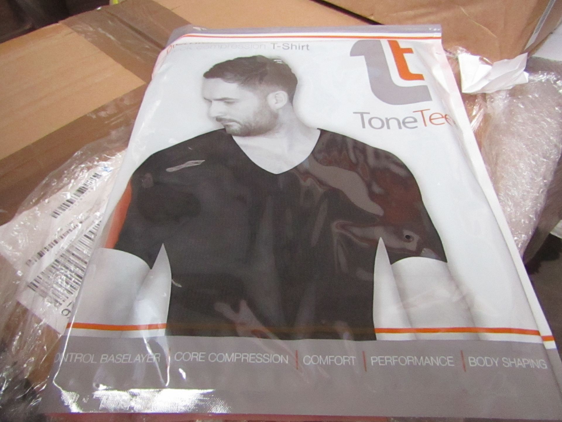 | 48x | TONE TEE V NECK COMPRESSION T-SHIRT BLACK XL | PACKAGED & BOXED | SKU 1508038582739 | RRP £