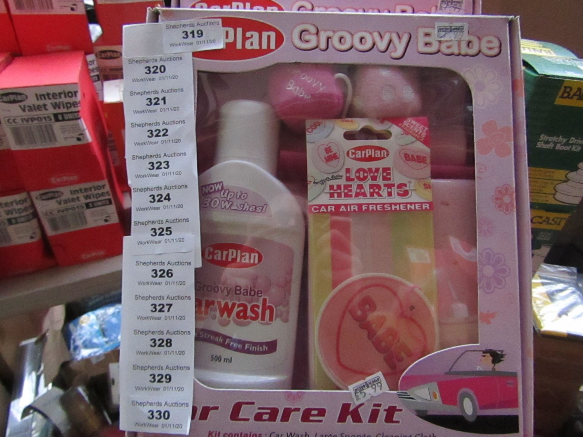 CarPlan - Groovy Babe Car Care Kit - Includes : Car Wash. Large Sponge. Cleaning Cloth. Babe Air