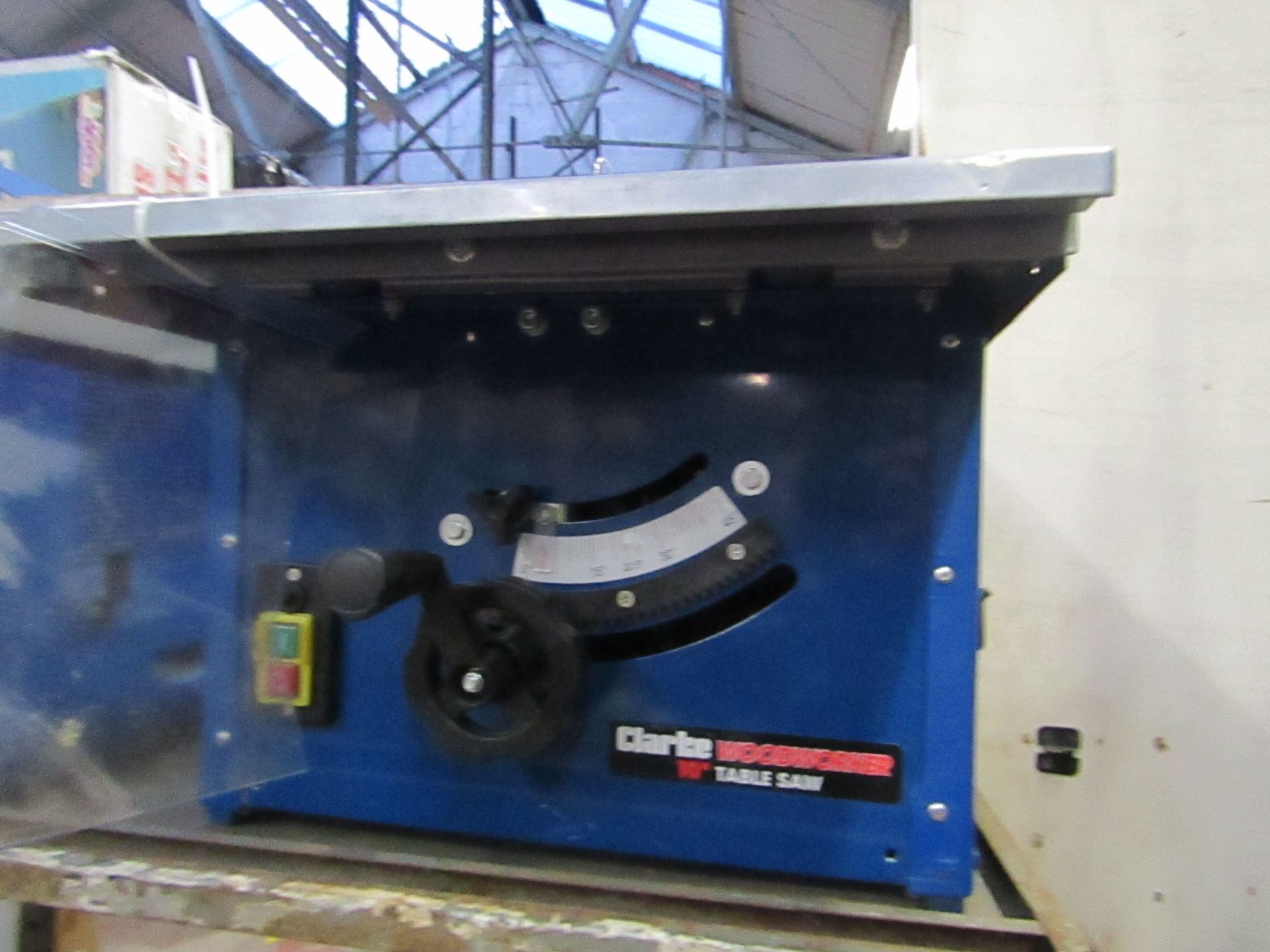 CL TABLE CTS16 230V 9055 This lot is a Machine Mart product which is raw and completely unchecked