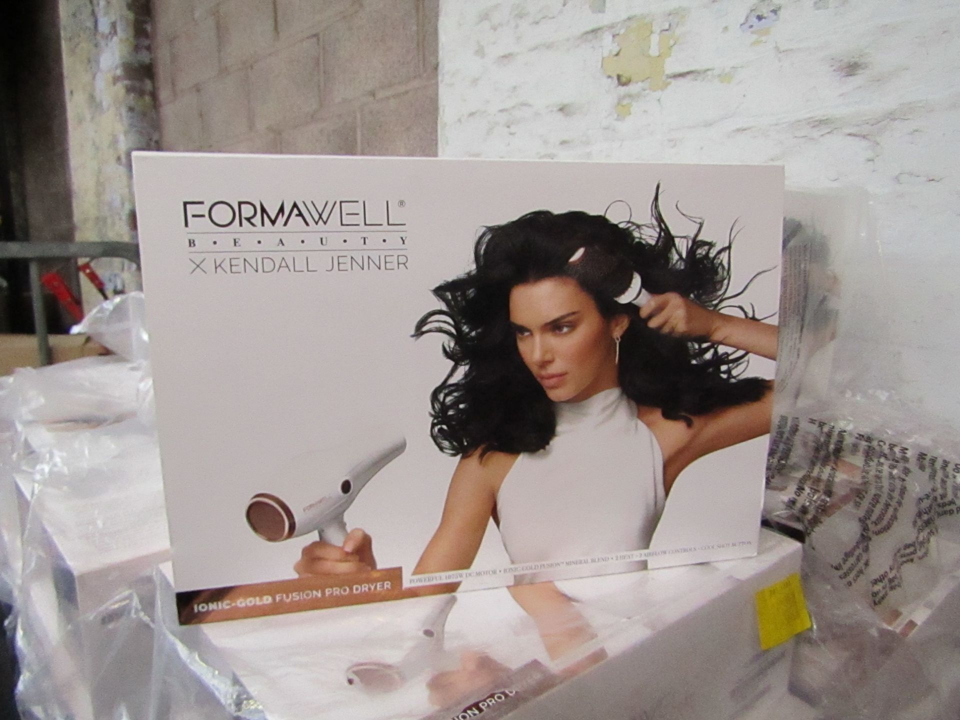 | 1X | KENDALL JENNER FORMAWELL BEAUTY PRO IRON HAIR DRYER  | REFURBISHED AND BOXED | NO ONLINE RE-