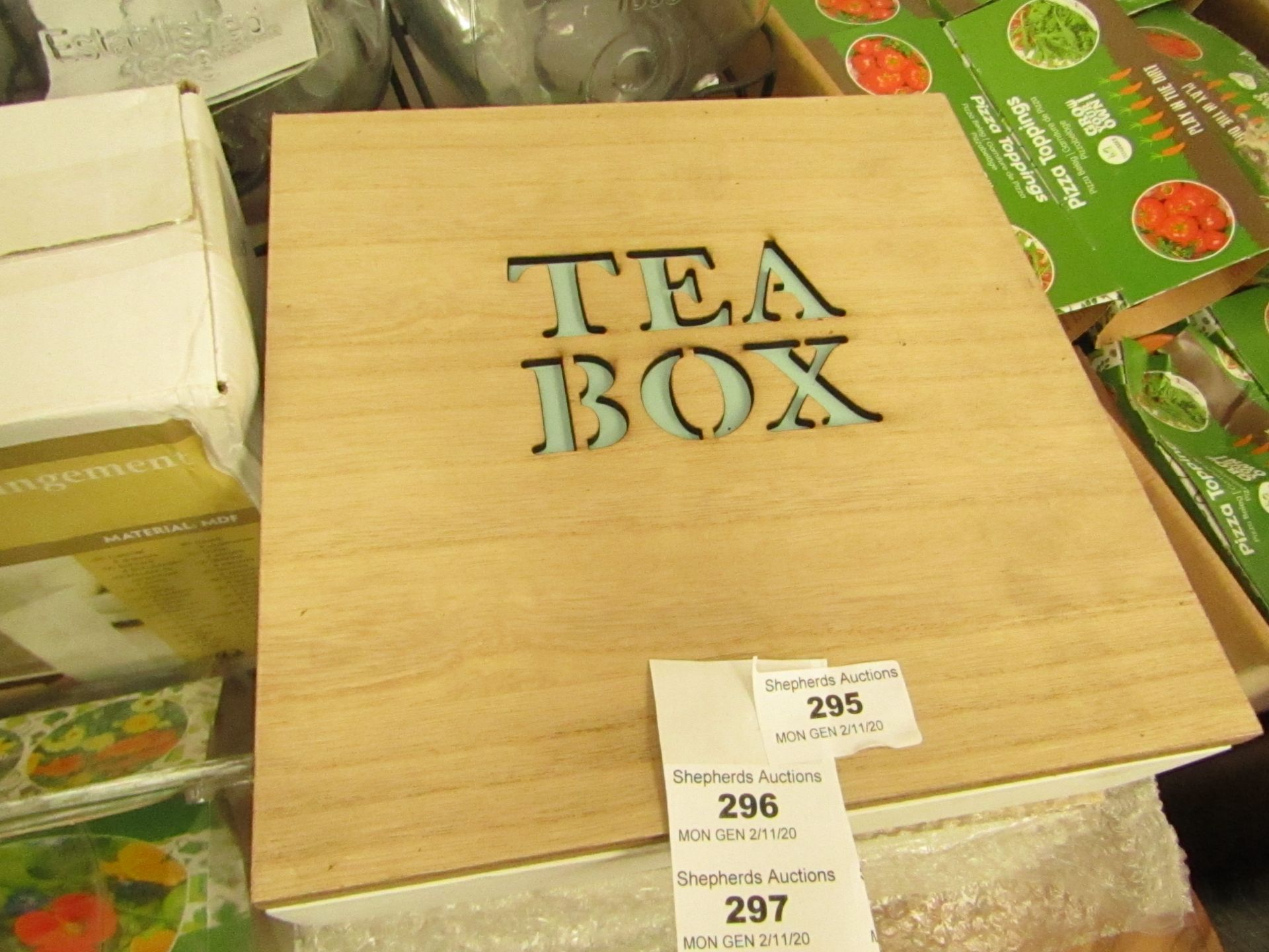 9 Compartment Tea Box 24x24cm - New.