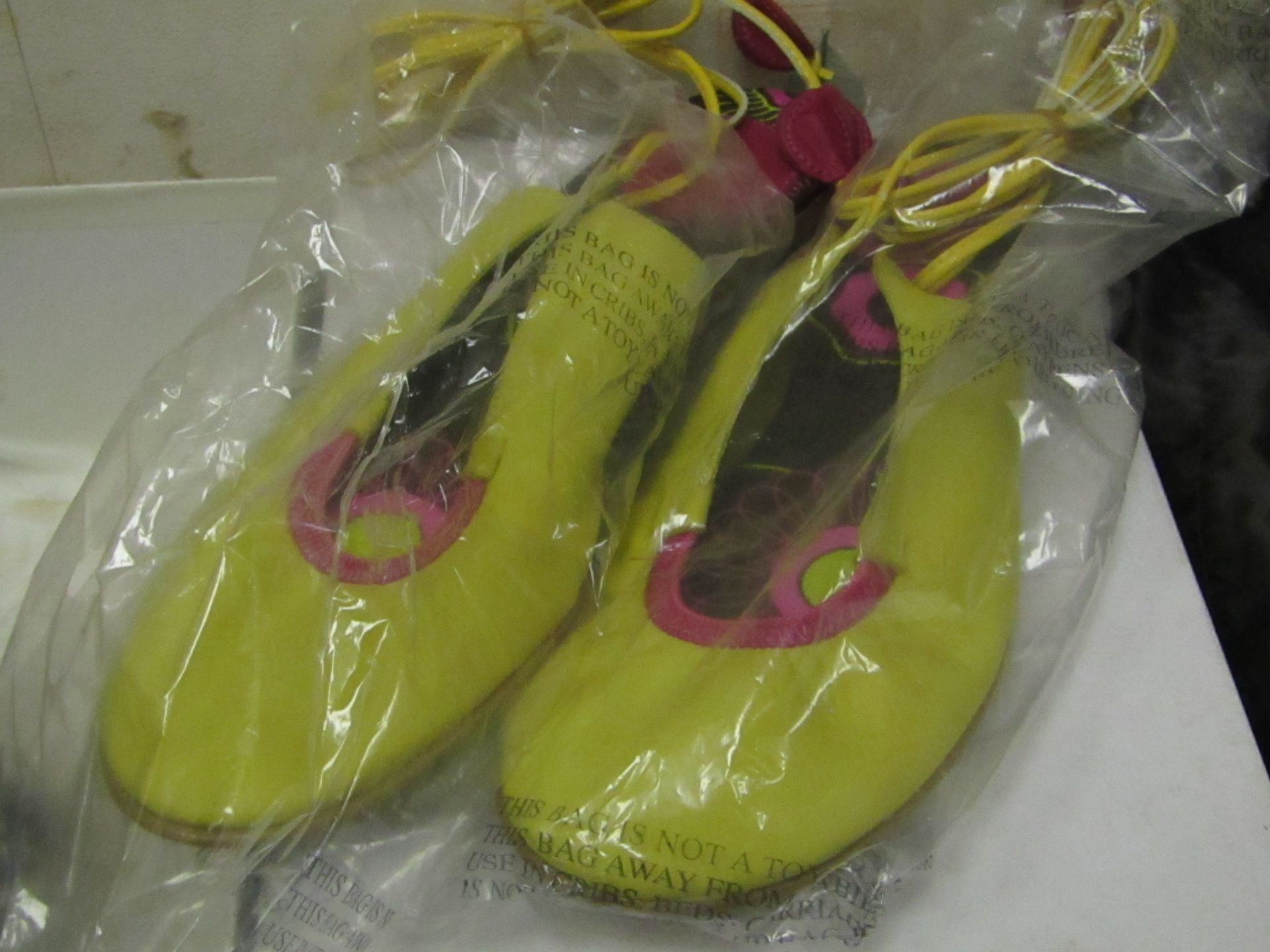 Billy Bag London yellow ballet pumps, size EU37, boxed.