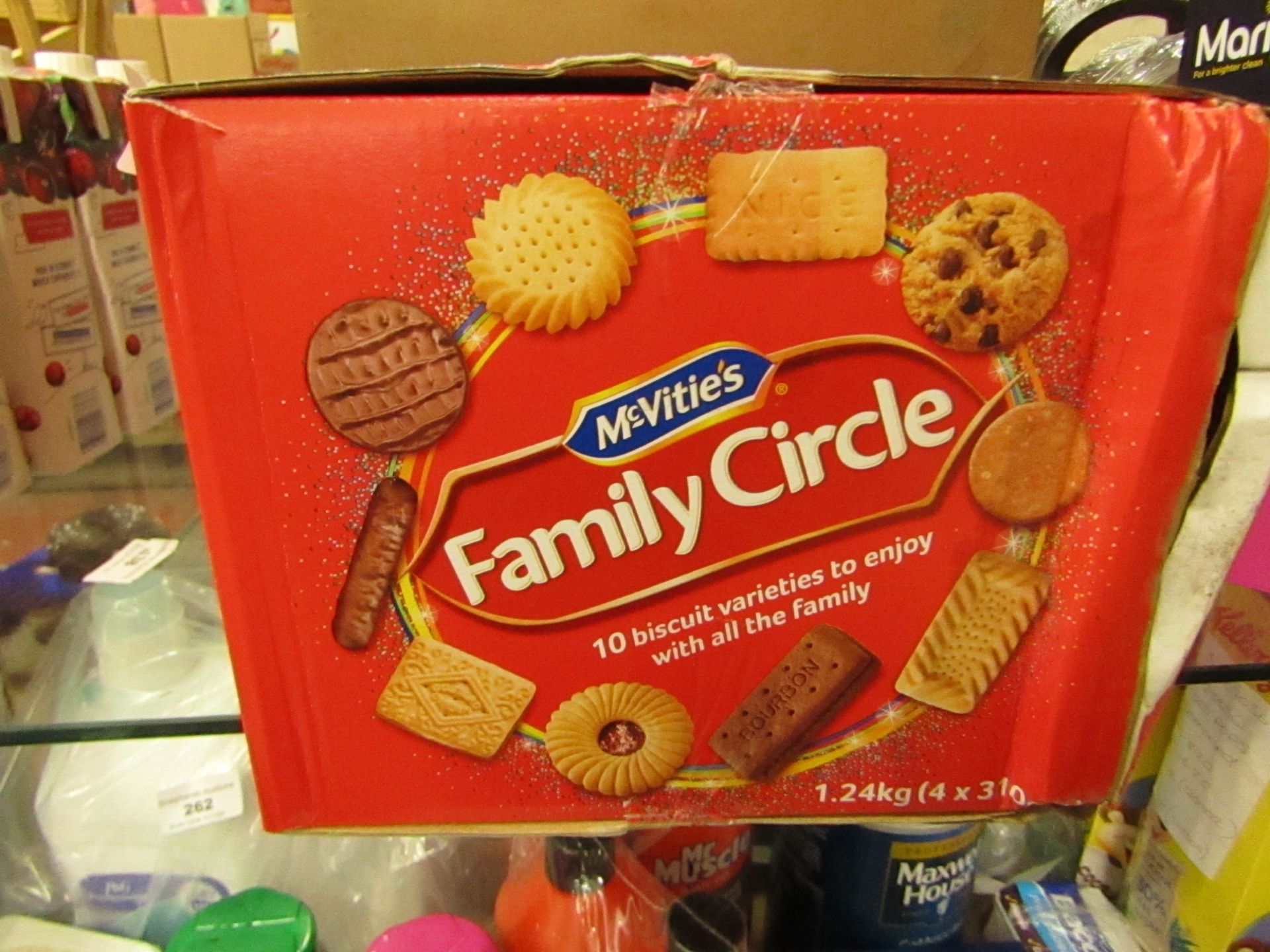 4 x 310g McVities Family Circle Buscuits. Box is slightly damaged but products are fine. BB 13/2/22