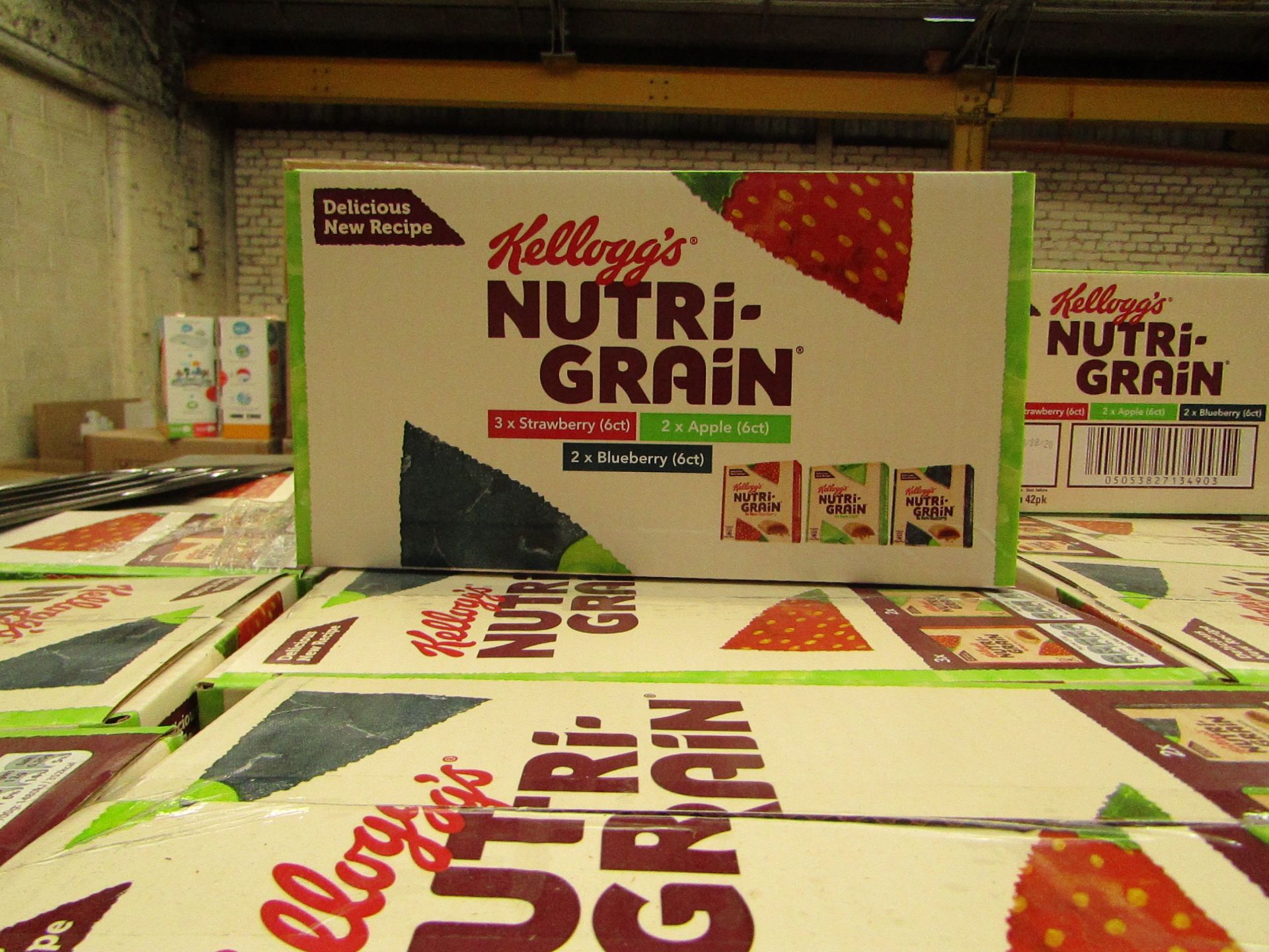 Box of 42 Various Flavours Kelloggs Nutri Grain Bars. BB Dates range from 11/9/20 - 26/11/20