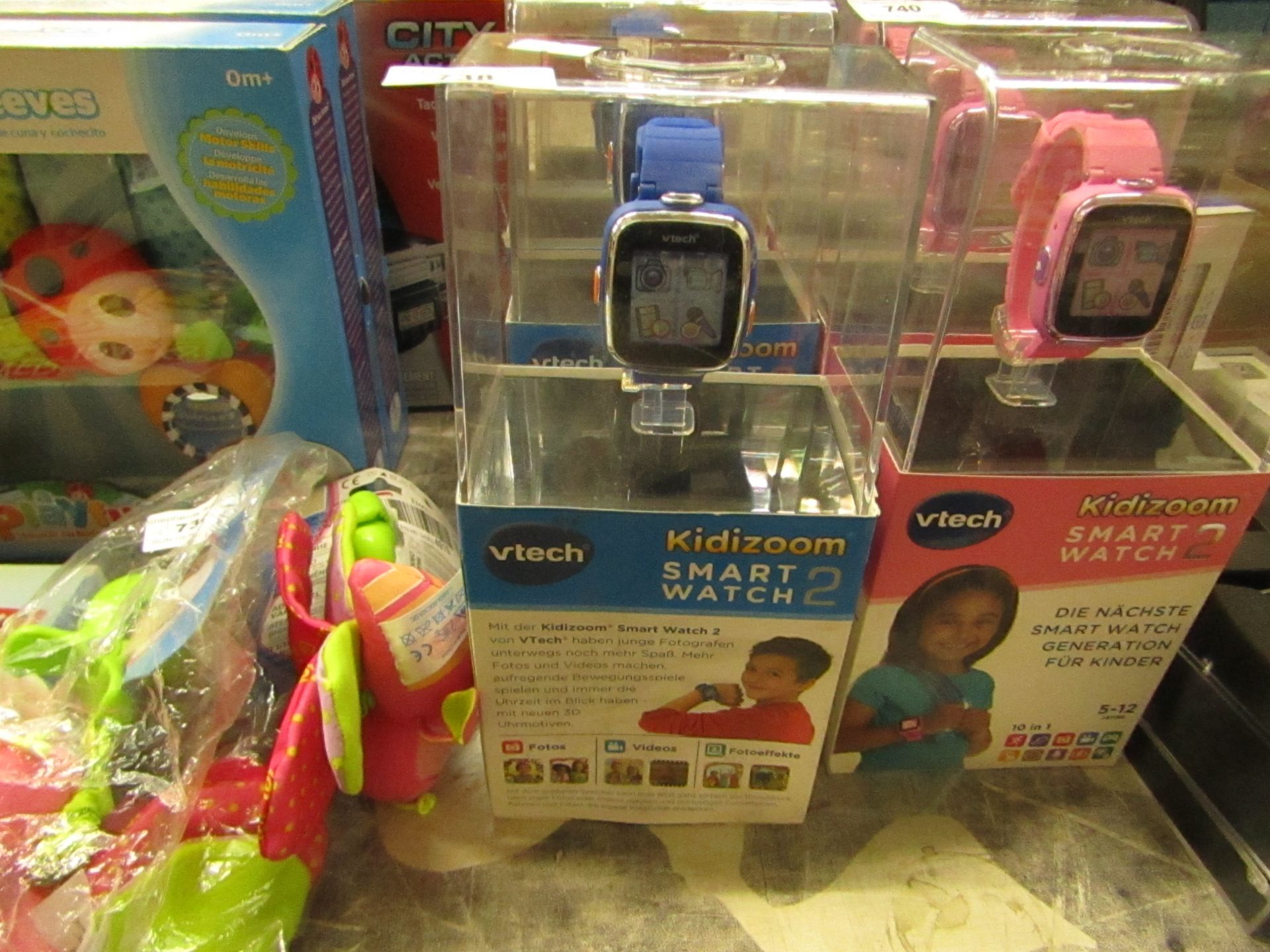V tech Kiddie Zoom Smart watch 2, looks new nad unused in packaging, RRp Circa £40
