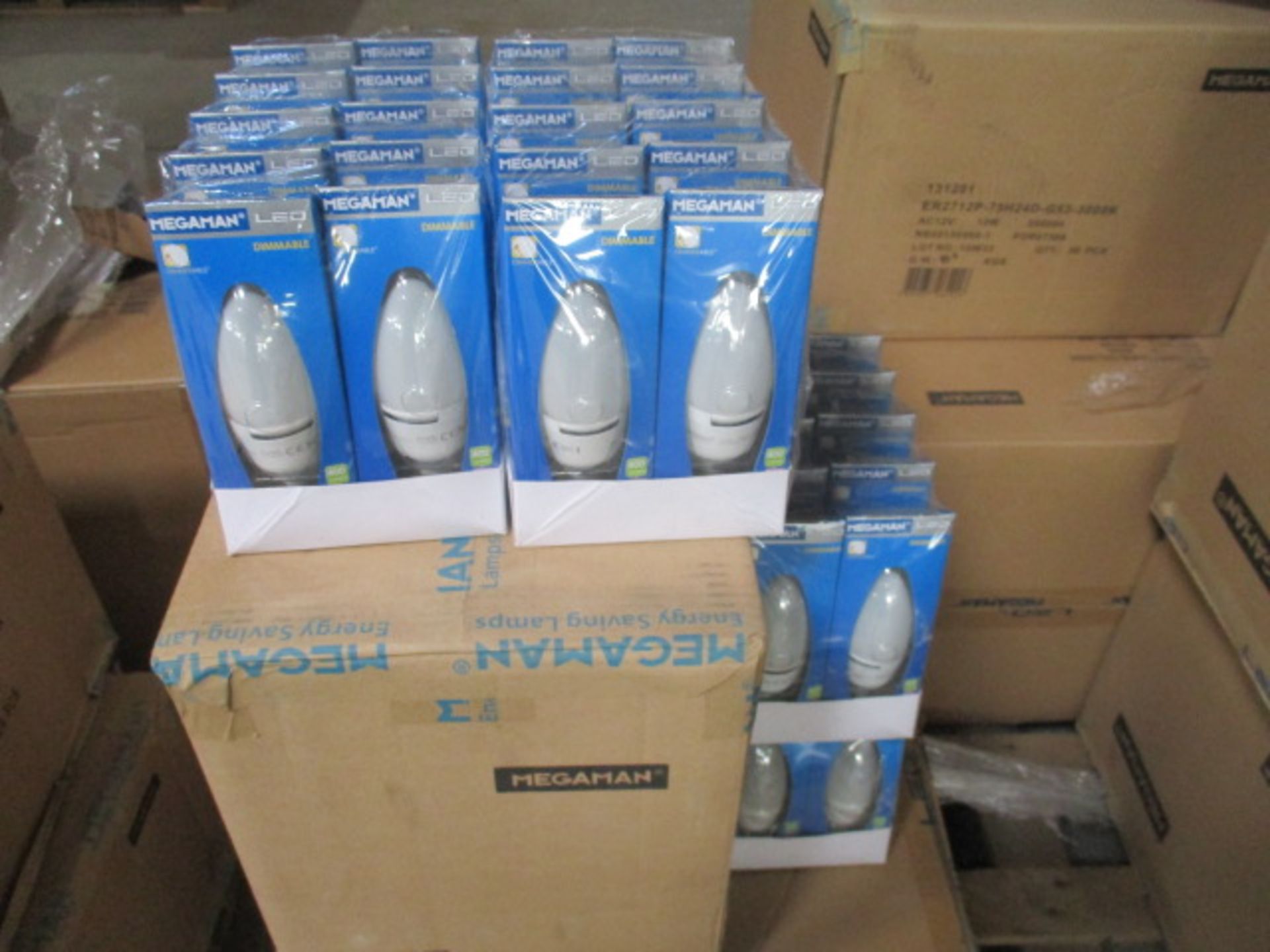 500pcs Brand New Megaman LED Bulbs - Variety of fittings picked from stock at random - pictures