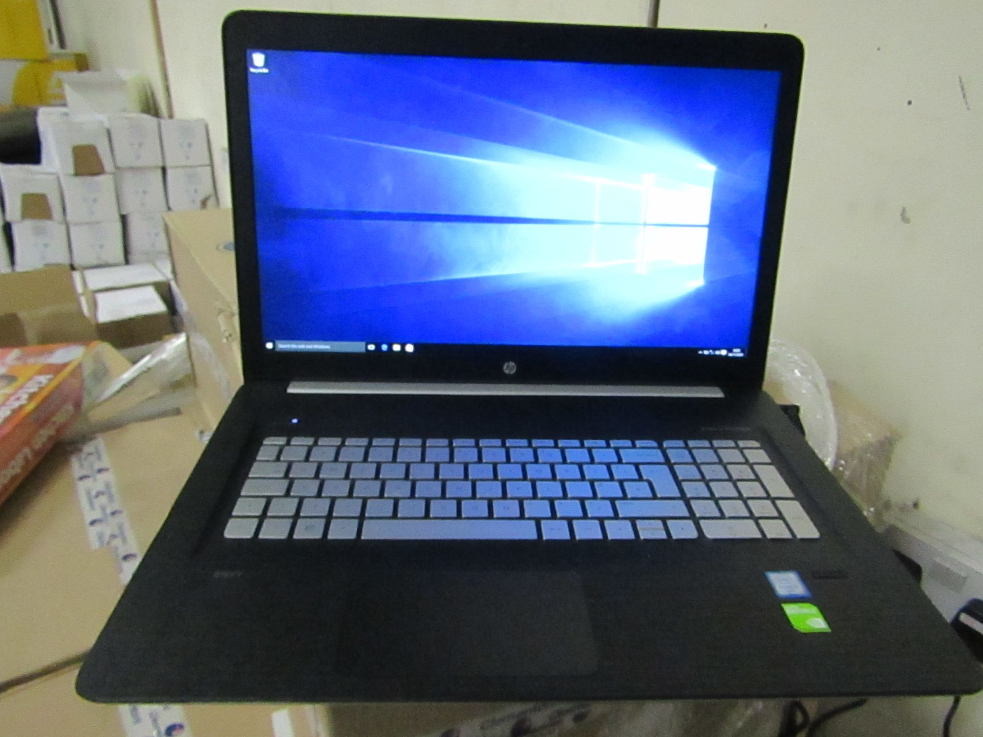 HP Envy 17n101na notebook, powers on and goes to the home screen but once unplugged it turns off,