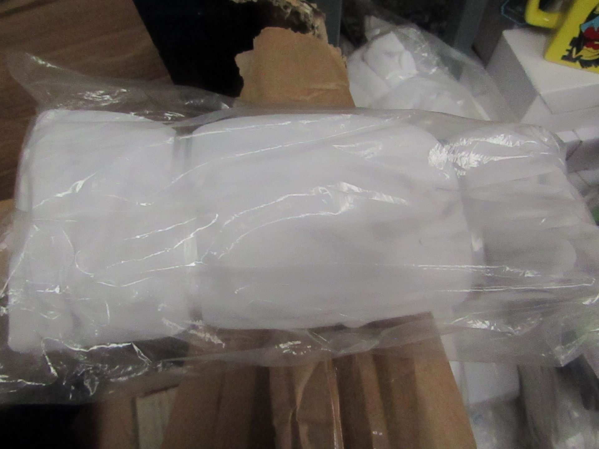 20 x White XL Gloves. New & Packaged