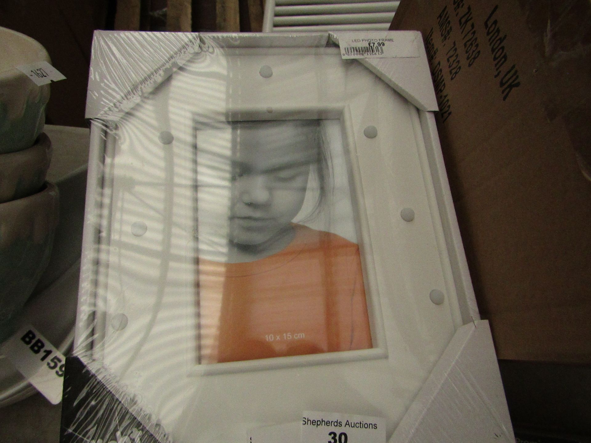 White LED Photo Frame 10x15cm - New & Packaged.