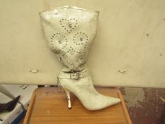 1 x Pair of Unze By Shalimar Boots. Size 7.New & Boxed. See Image For Design