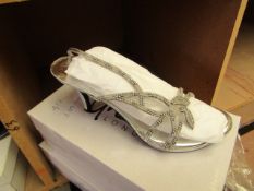 1 x Pair of Unze By Shalimar Shoes. Size 7.New & Boxed. See Image For Design