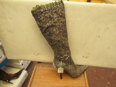 1 x Pair of Unze By Shalimar Boots. Size 6.New & Boxed. See Image For Design