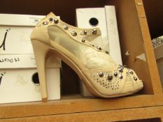 1 x Pair of Unze By Shalimar Shoes. Size 7. New & Boxed. See Image For Design