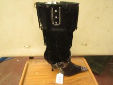 1 x Pair of Unze By Shalimar Boots. Size 3.New & Boxed. See Image For Design