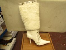 1 x Pair of Unze By Shalimar Boots. Size 3.New & Boxed. See Image For Design