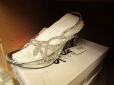 1 x Pair of Unze By Shalimar Shoes. Size 6.New & Boxed. See Image For Design