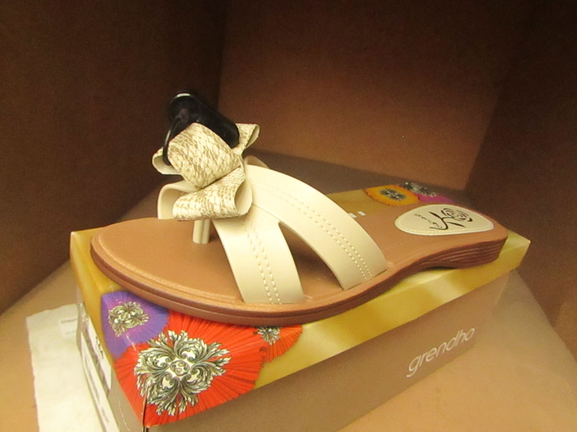 1 x Pair of Strawberry By VT Shoes. Size 6. New & Boxed. See Image For Design