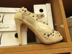 1 x Pair of Unze By Shalimar Shoes. Size 6.New & Boxed. See Image For Design