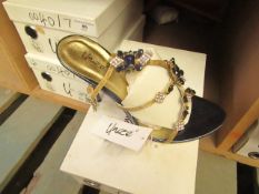 1 x Pair of Unze By Shalimar Shoes. Size 6.New & Boxed. See Image For Design