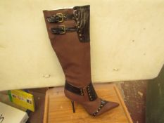 1 x Pair of Unze By Shalimar Boots. Size 7.New & Boxed. See Image For Design