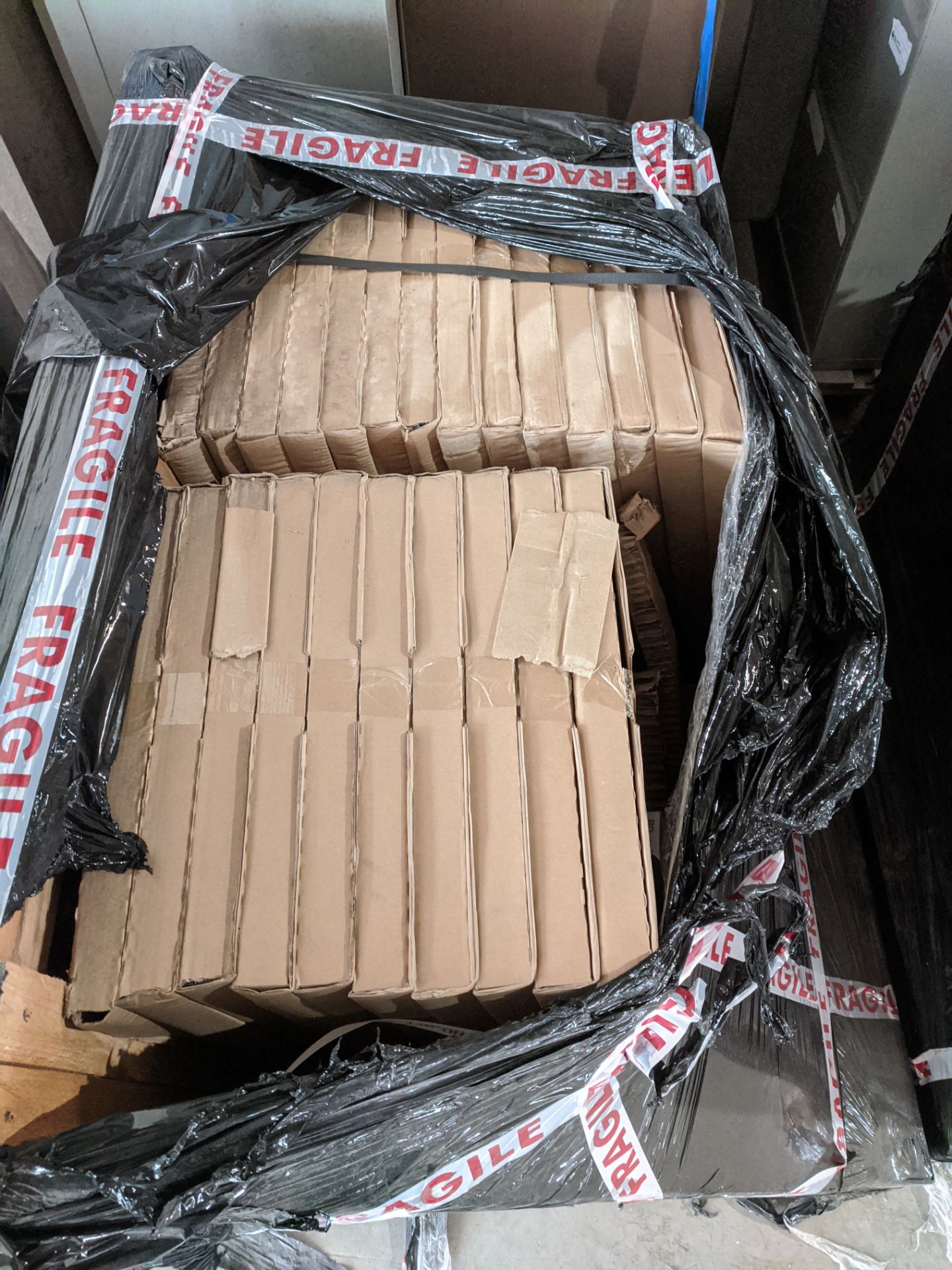 Pallet containing 150 Brand new Cooke & Lewis Wall mirror - new and sealed rrp £12.99 each - 150 pcs