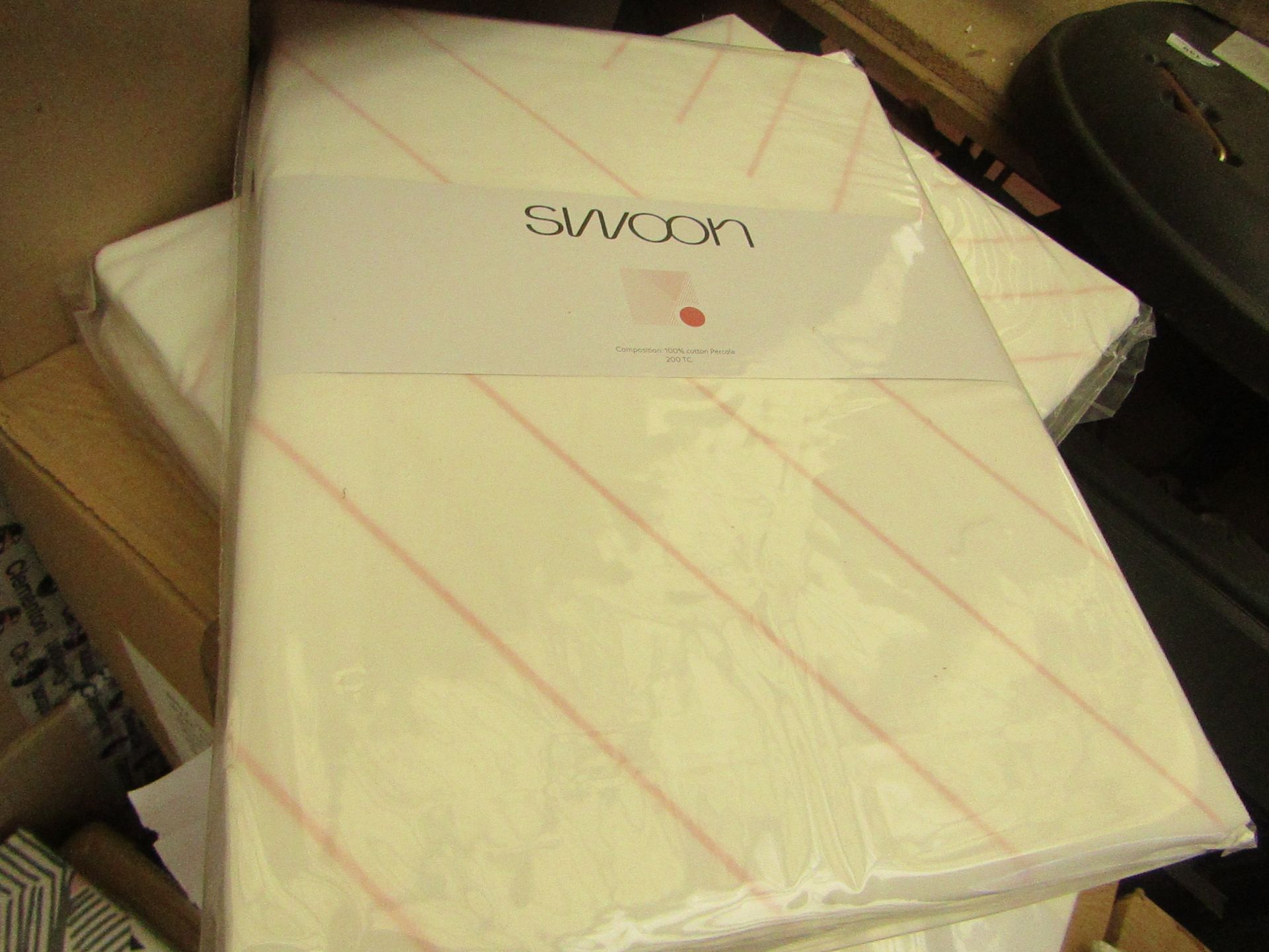 Swoon Boole Double Pink Duvet Set. New & packaged