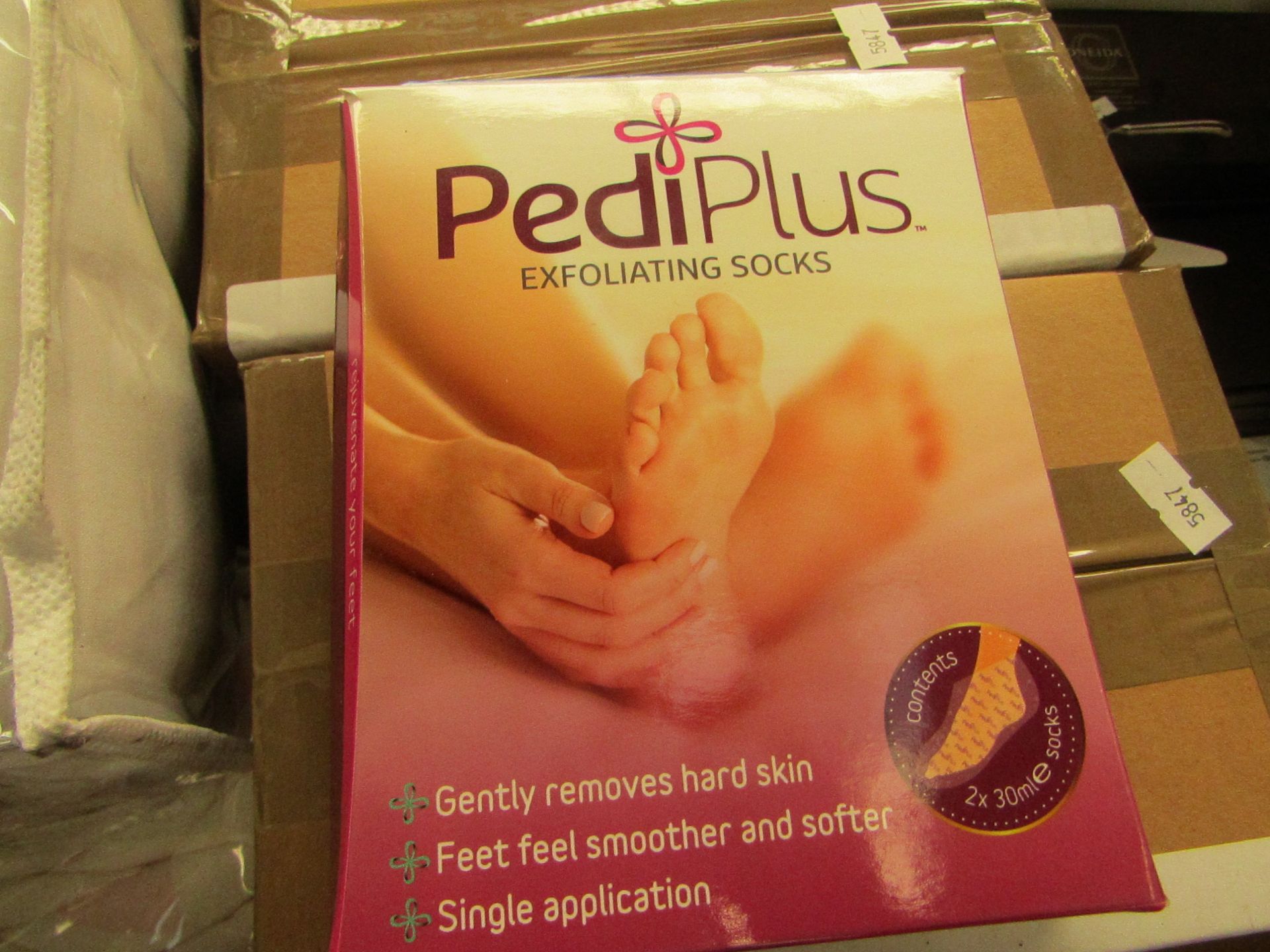 12x JML - Pedi Plus - Exfoliating Socks - All Unused & Boxed. (2 Boxes of 6 Units).