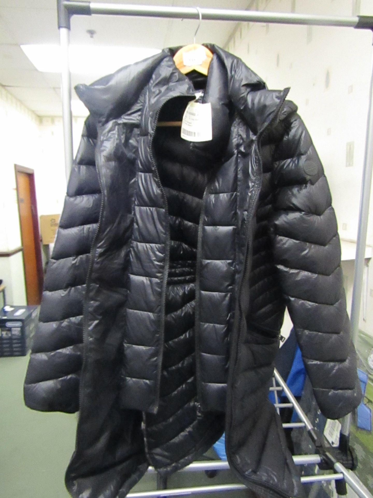 Andrew Marc Ladies Packable Premium Down Jacket, size Large, has rip in hte collar part