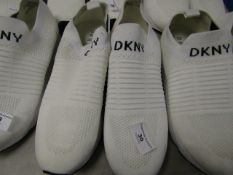 DKNY Size 7.5 Slip on Shoes. These Look unworn but will need a wipe