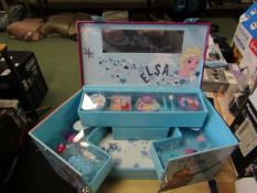 Disney Frozen Beauty station, complete nad unused but has a very small bit of damage on one of the