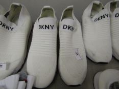 DKNY Size 5.5 Slip on Shoes. These Look unworn but will need a wipe