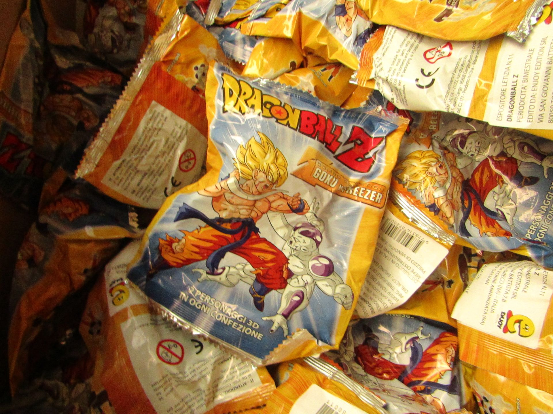 5 x Dragon Balls Goku vs Freezer 3D figures. New & Packaged