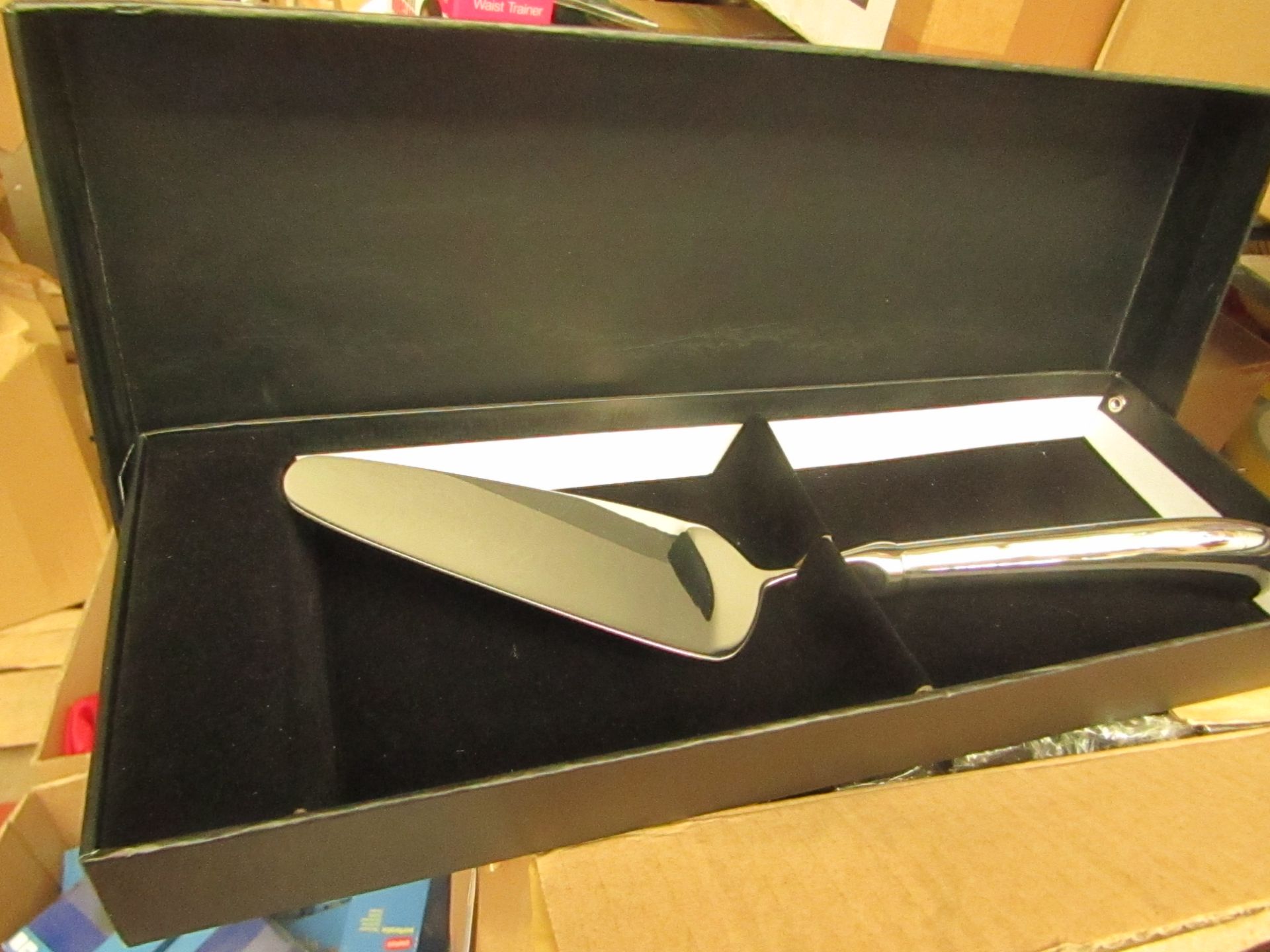 Oneida Pistol Grip Cake Server. New & Boxed