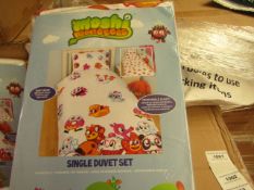 Moshi Monsters Single reversible Duvet cover set, includes a Duvet cover and Matching pillow case,