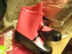 Me & My Little Mary Janes Trumpette Size 6 - 7 Wellies. Unused. RRP £20
