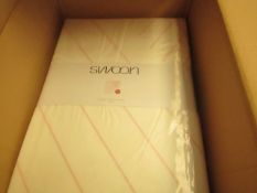 Swoon Boole Double Pink Bedding Set. New & Packaged