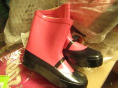Me & My Little Mary Janes Trumpette Size 10 - 11 Wellies. Unused. RRP £20