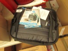 Titan Expandable Lunch Box. Keeps Food cold for 6 hours. New with Tags