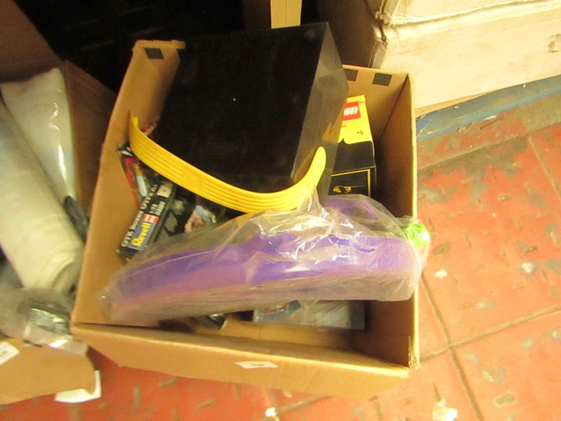 Box of Approx 8 Toys. See Image